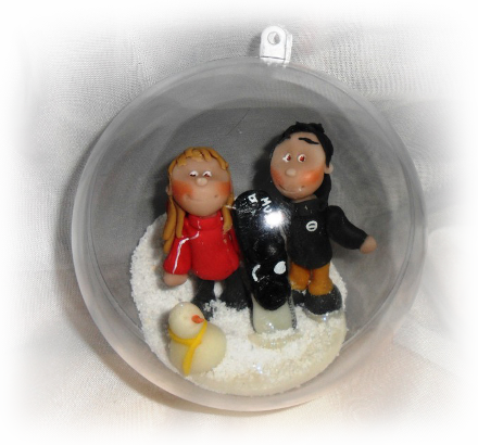 palla di natale con statuine personalizzate all interno