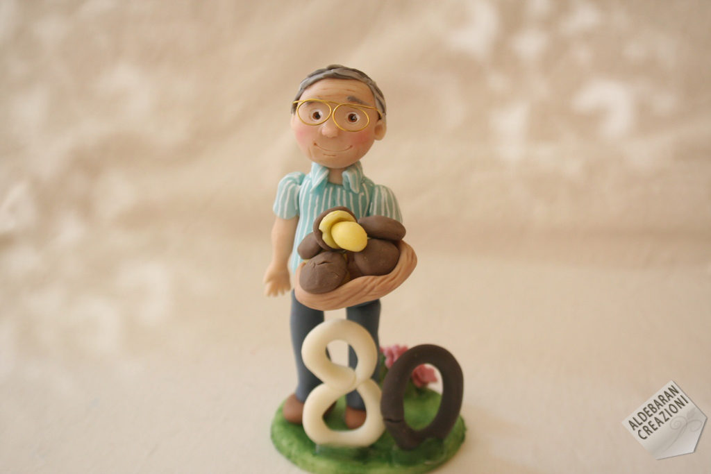 Cake topper laurea personalizzati: ecco le statuine più belle